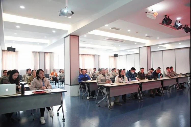 Hualian Machinery Group's 2020 Year-End Summary Meeting Held Successfully-1